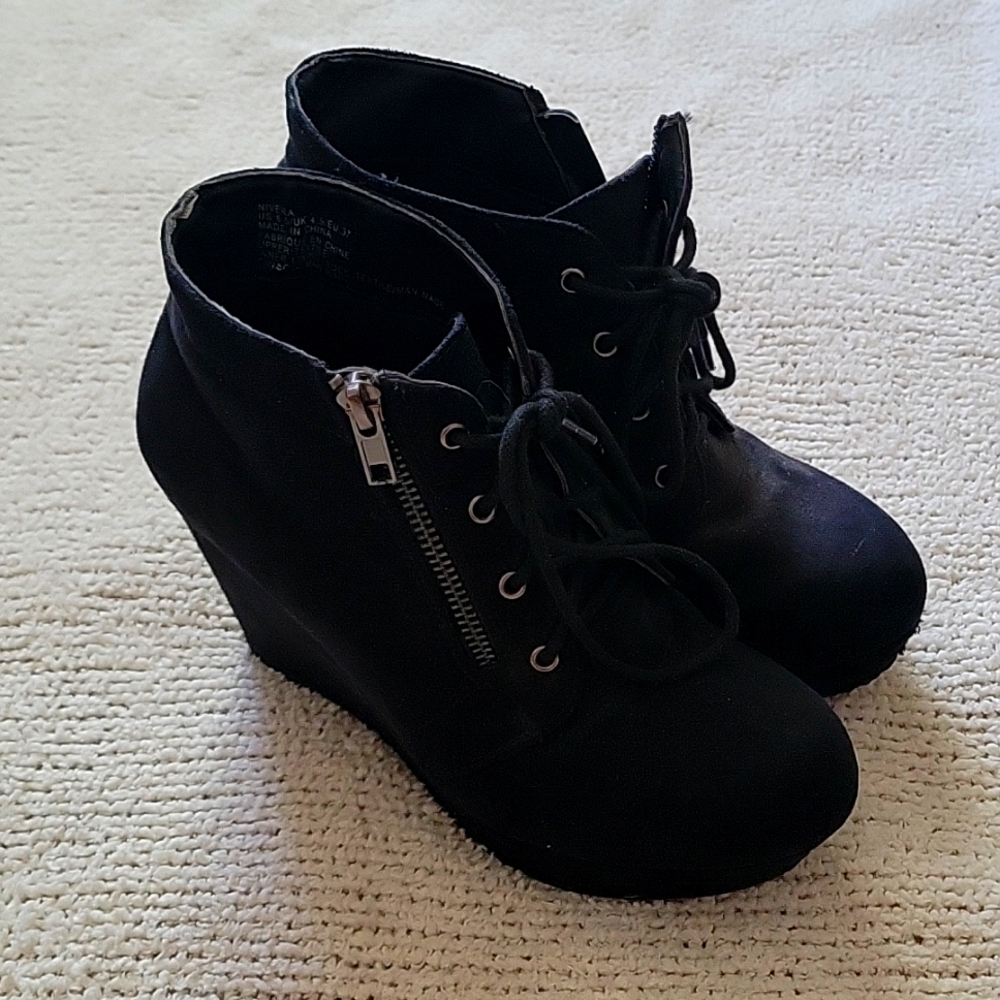 Womens booties 6.5